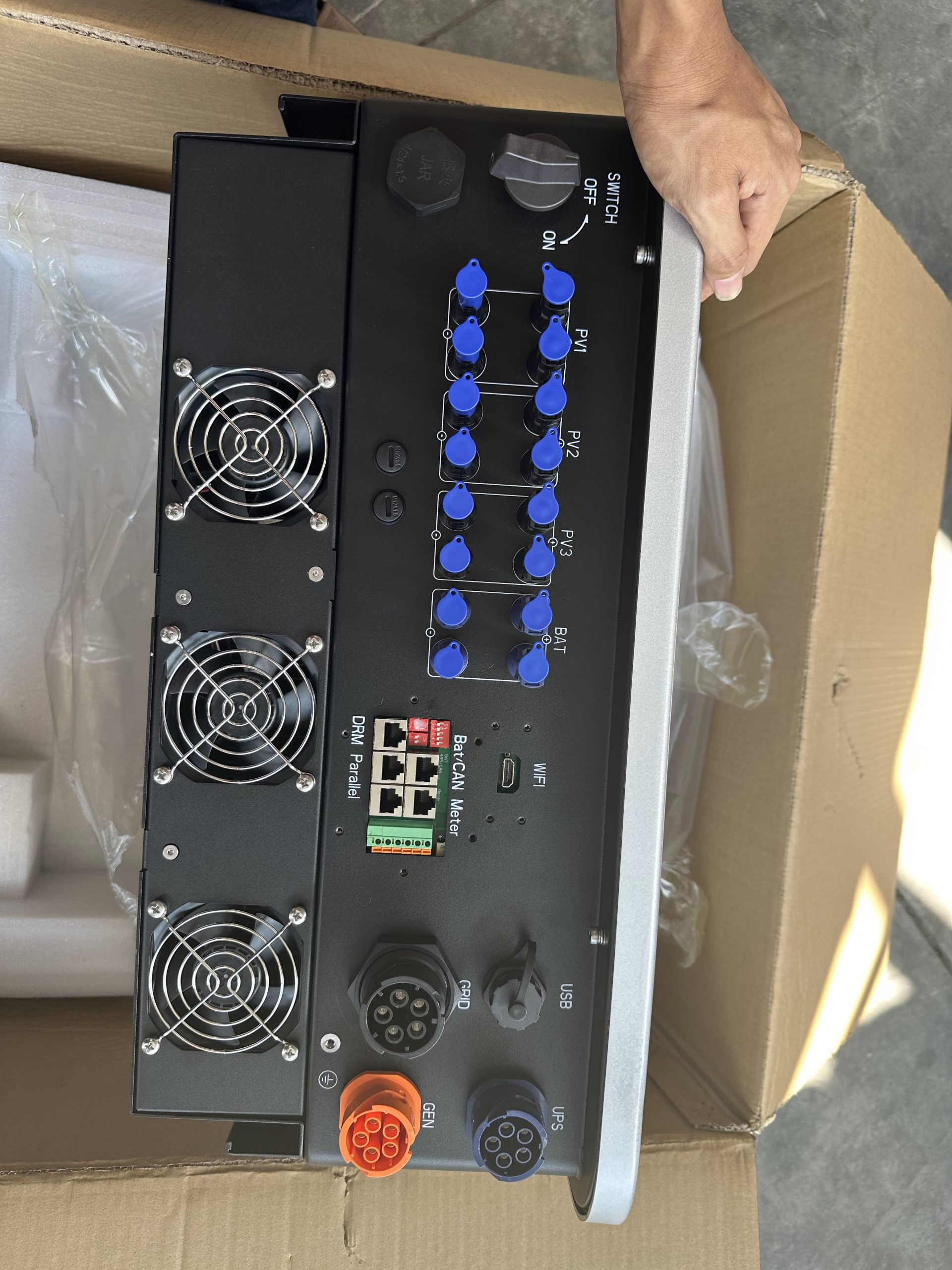 Inverter Luxpower 25kW Hybrid 3 Pha áp cao TRIP-25K