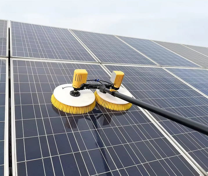Chổi vệ sinh tấm pin năng lượng mặt trời - Công ty TNHH Kỹ Thuật Năng Lượng Tiền Phong