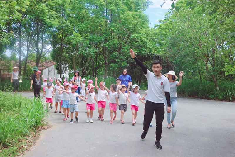 Trẻ thường xuyên tiếp xúc với thiên nhiên mang lại những lợi ích gì? - Nông trại Detrang Farm